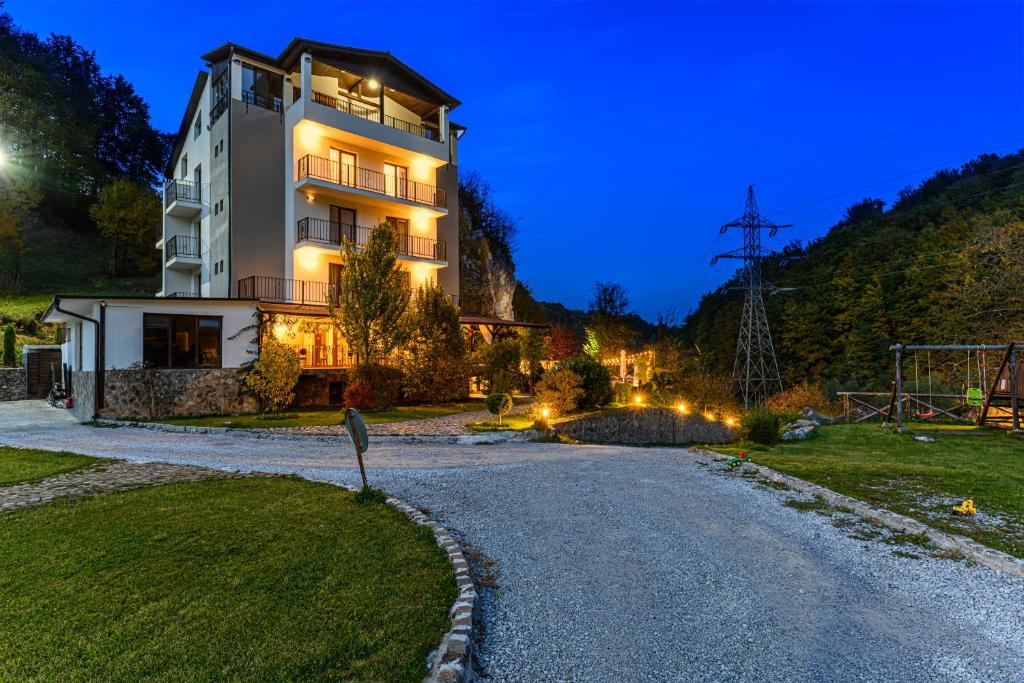 Pensiunea Apuseni Wild Booking