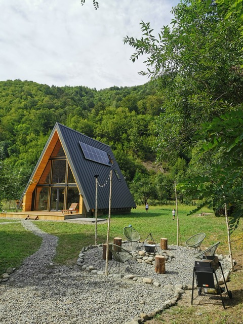 Construcția a costat 110.000 euro, iar mobilierul undeva la 15.000 euro