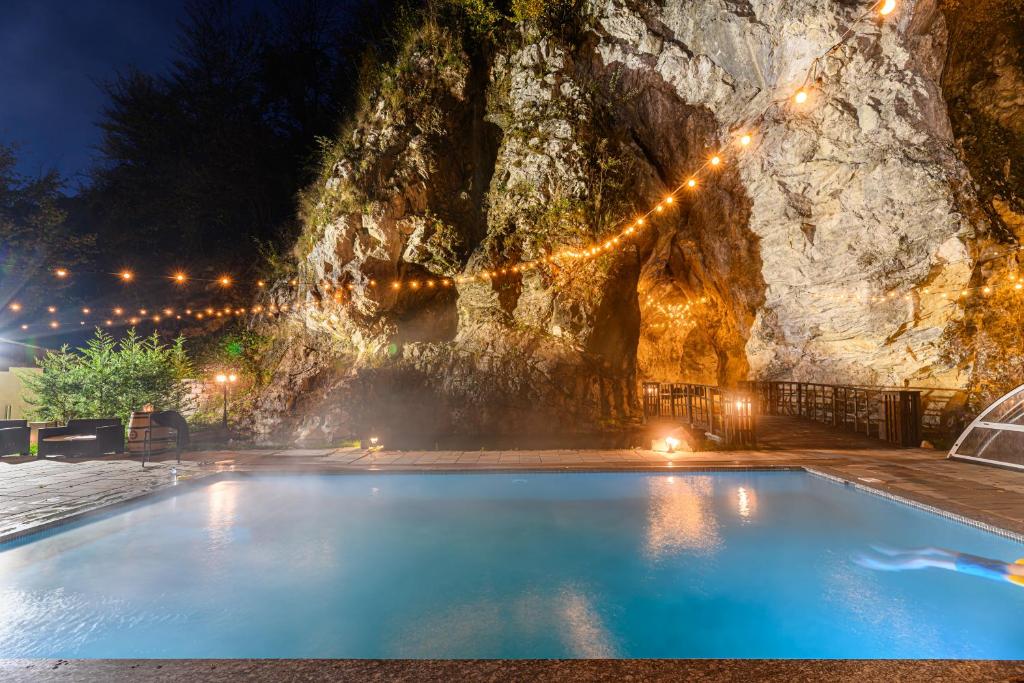 piscina Pensiunea Apuseni Wild