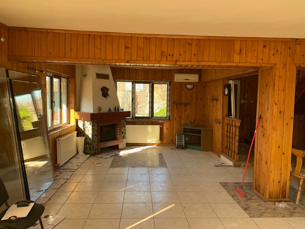 casa de pe lac hol intrare