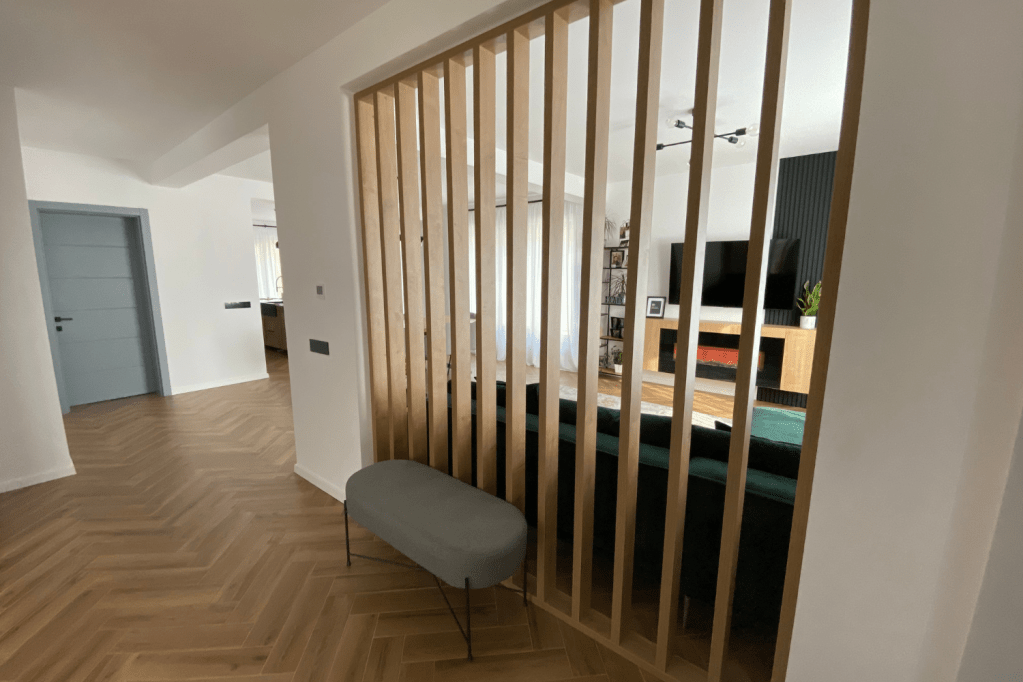open space riflaj lemn