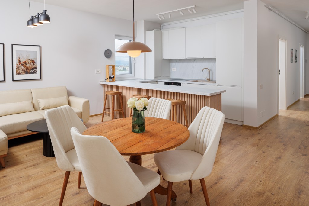 apartament minimalist dining
