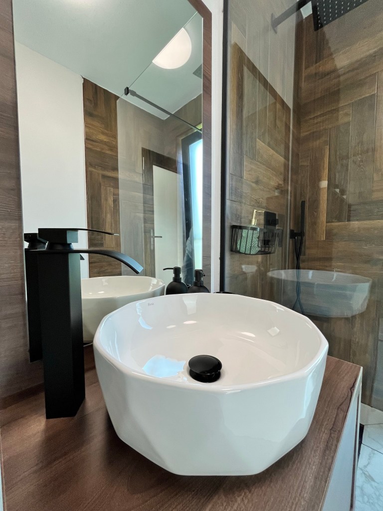 Mihai și-a dorit un business unde să ofere oamenilor un spațiu modern, generos, înconjurat de verdeață