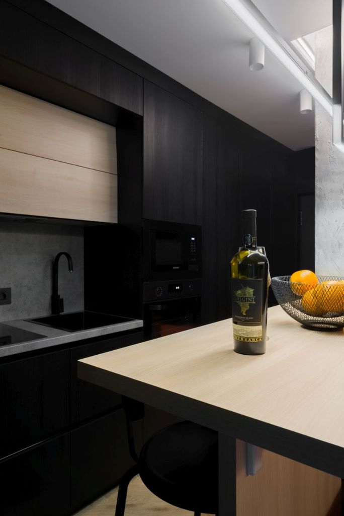 after bucatarie neagra apartament mic