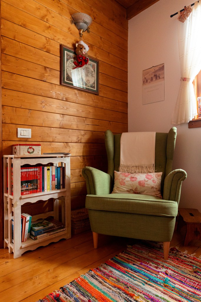 cabană munții Apuseni interior
