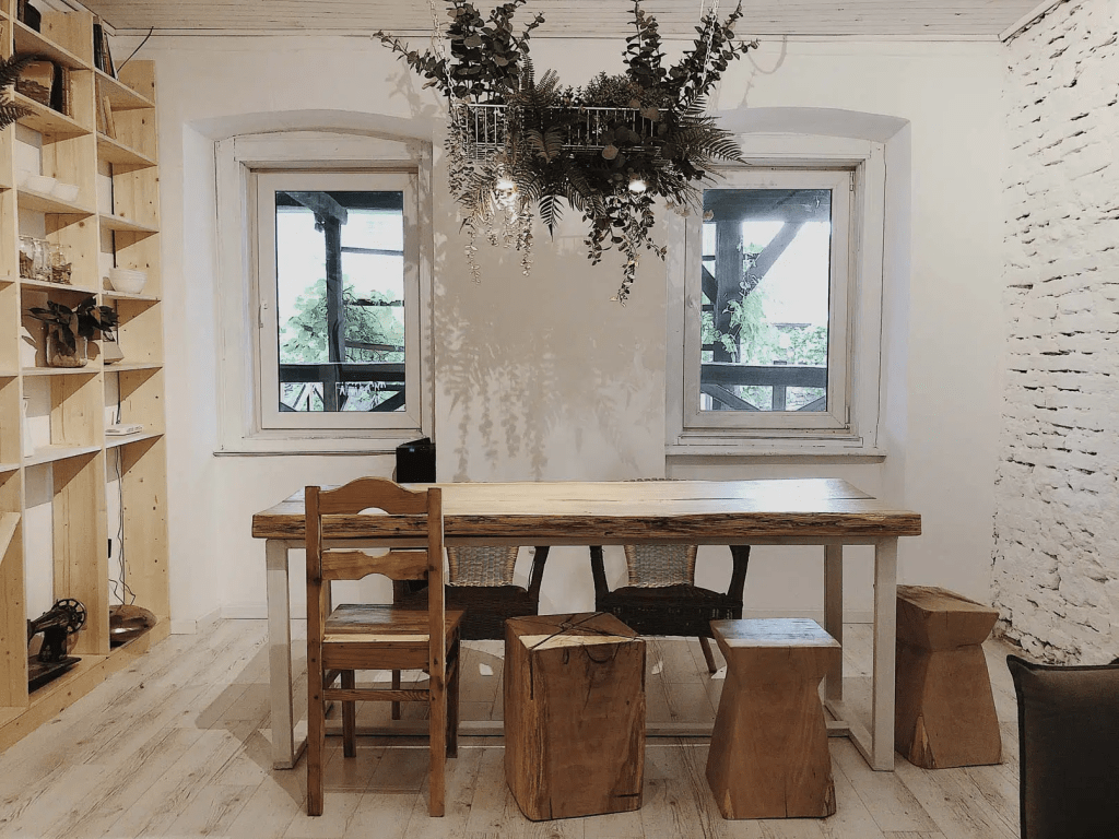 casa veche Bărcuț dining
