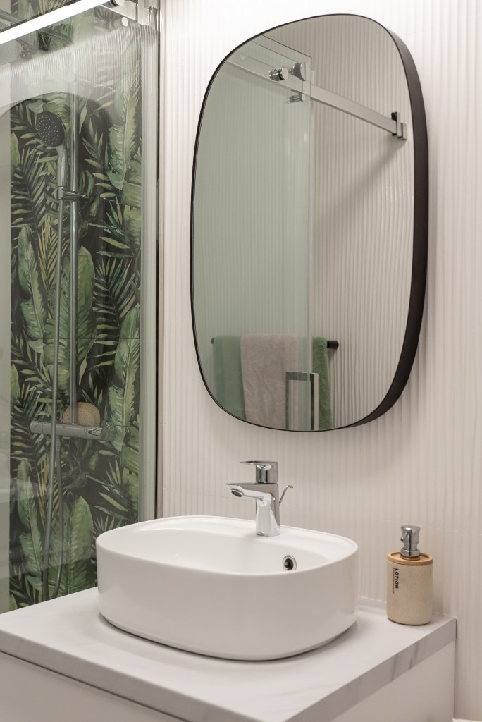 apartament cuu formă atipică baie