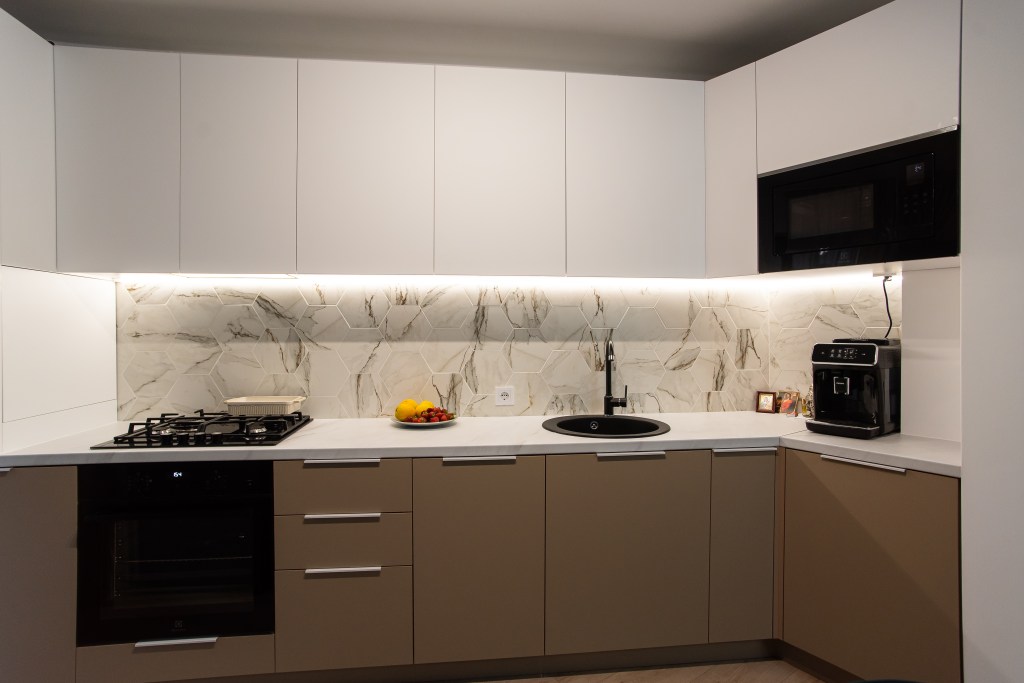 apartament cu formă atipică bucătărie