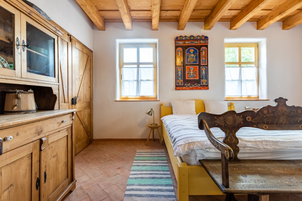 Viscri 32 înseamnă și o pensiune chic cu 5 camere - Foto: Bogdan Moșorescu