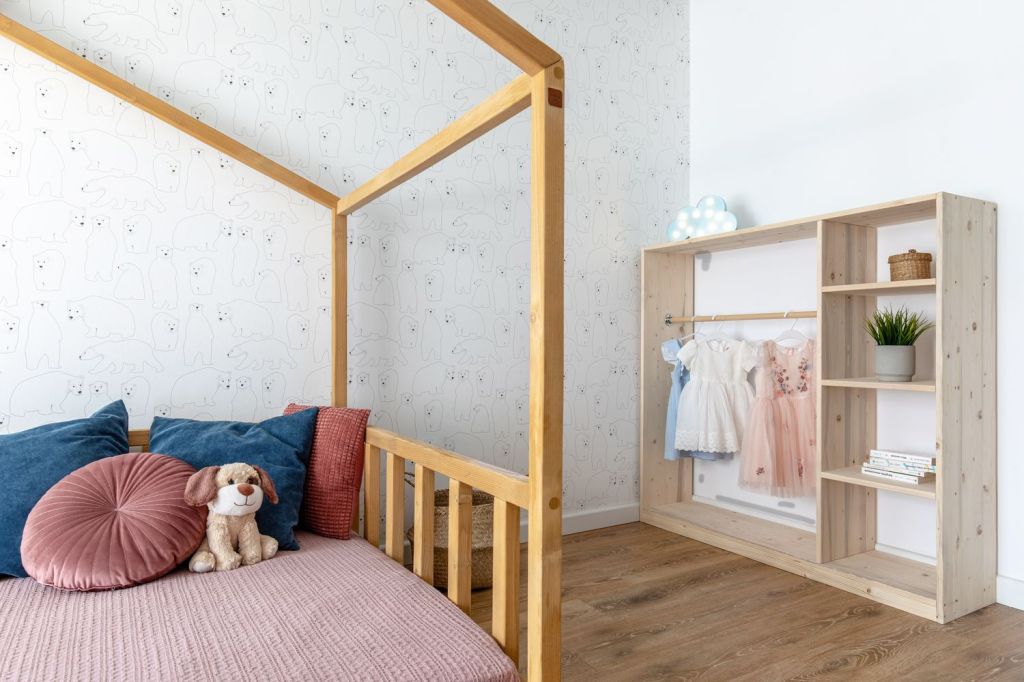 amenajare scandinava camera copil Montessori