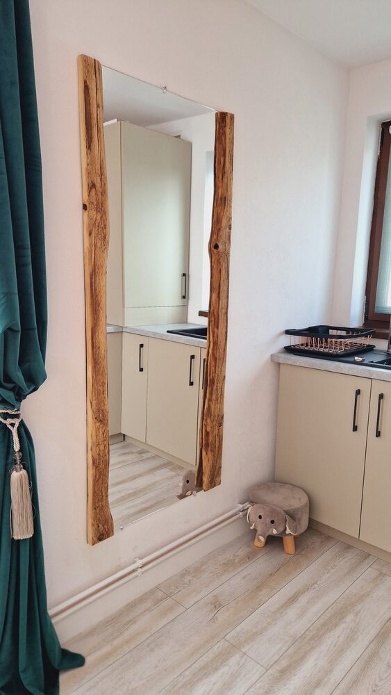 Călin și Simona și-au dorit un design rustic și modern
