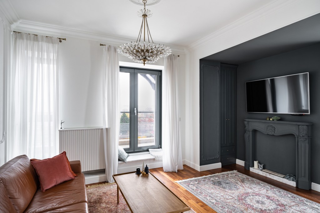 apartament București living