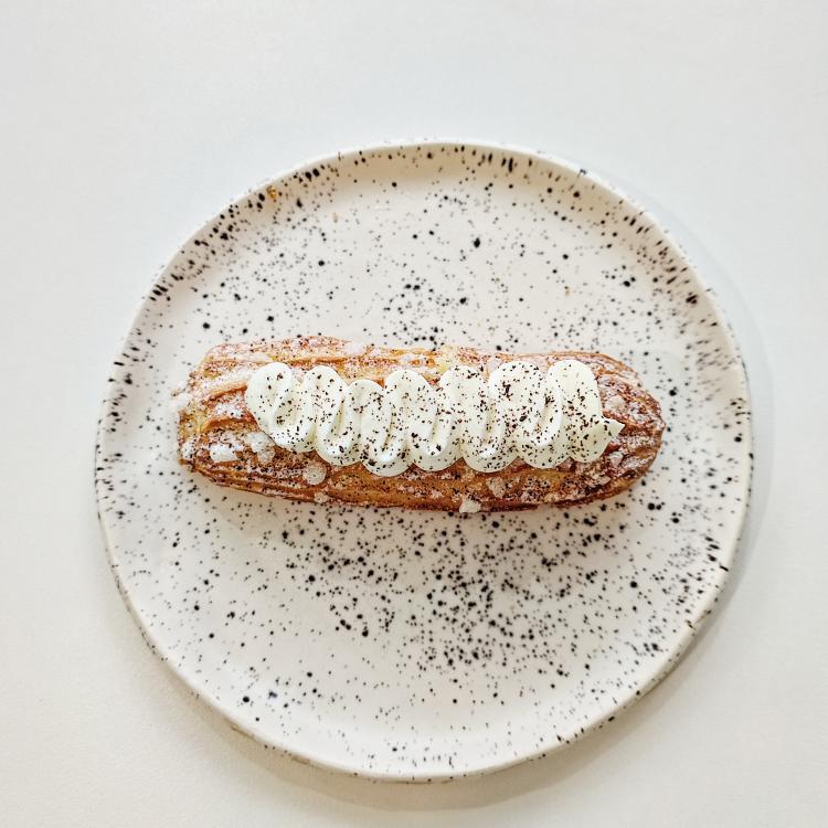 Ohlala Patisserie ecler