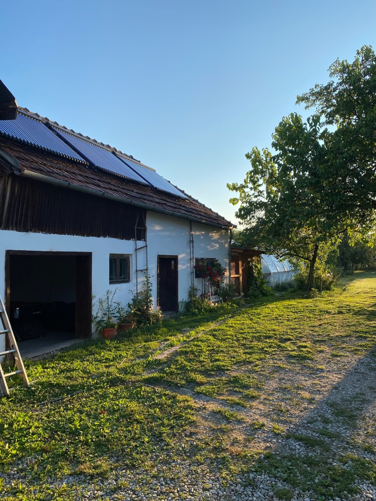 casă Țara Hațegului anexe