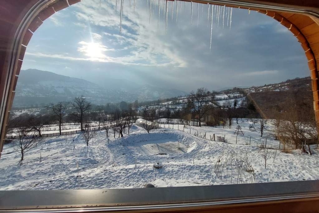 casă maramureseana acoperis