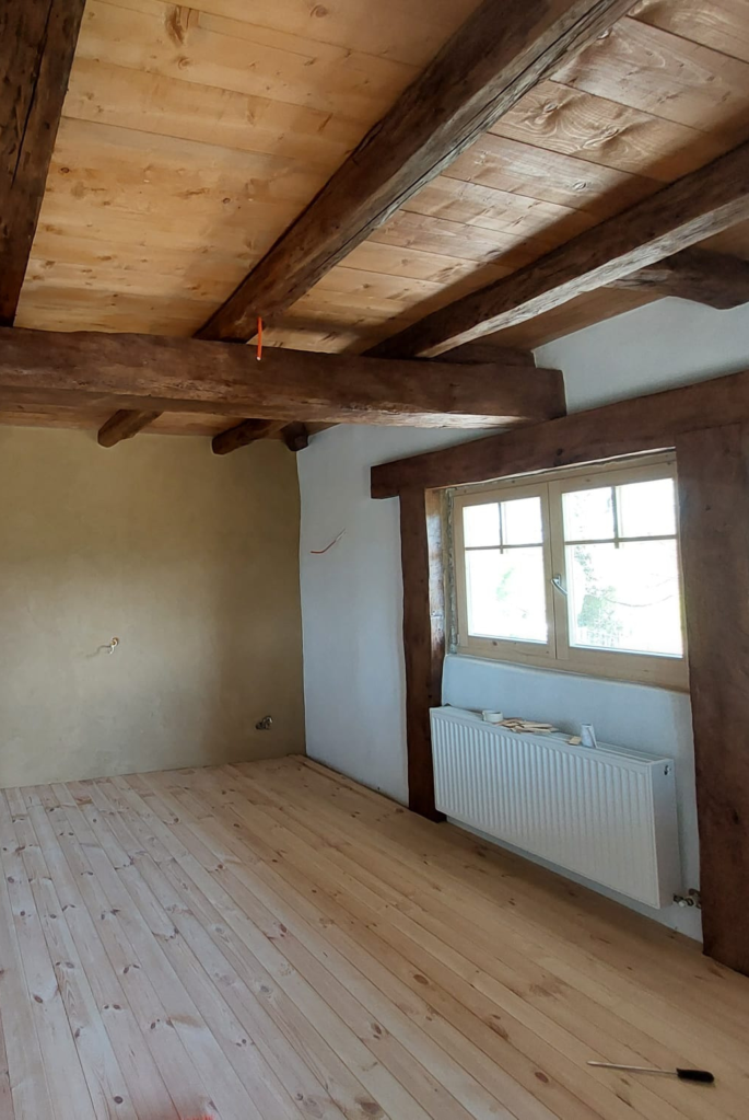 casă maramureșeană interior
