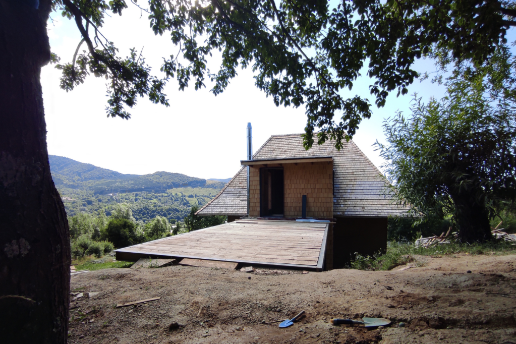 casa maramureseana intrare