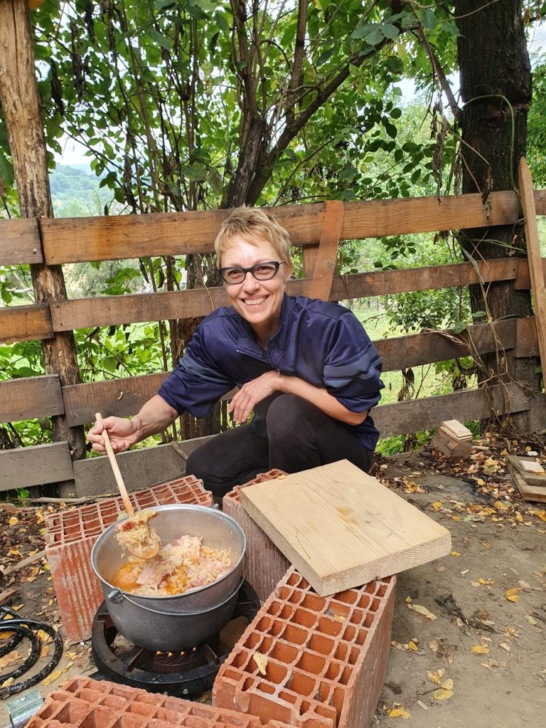 Andra și-a găsit fericirea la țară