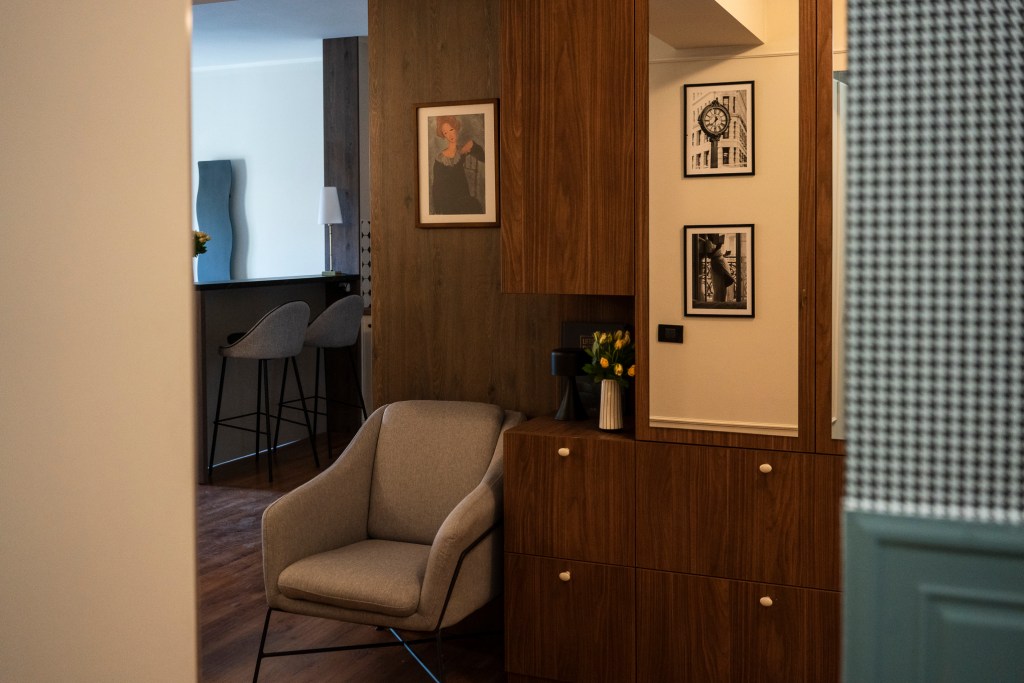 apartament cu trei camere mobilier pe comandă