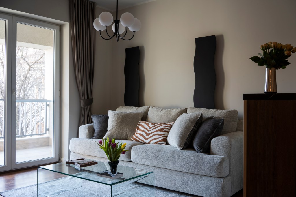 apartament cu trei camere living