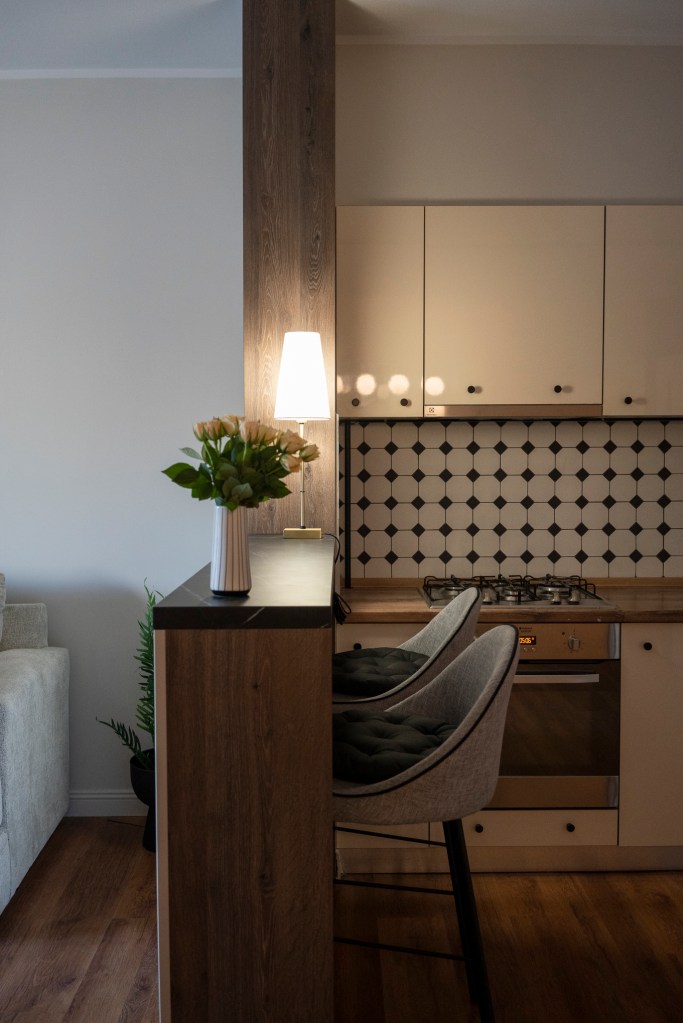 apartament cu trei camere bucătărie