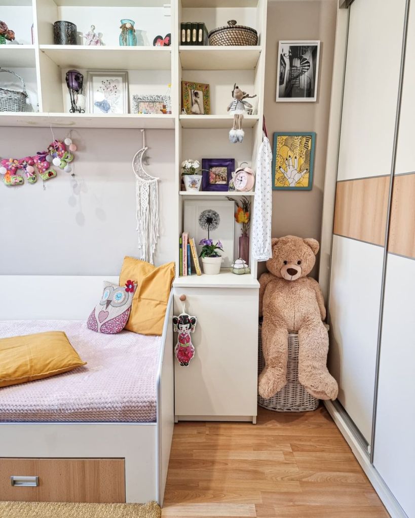 apartament Oradea cameră fetiță