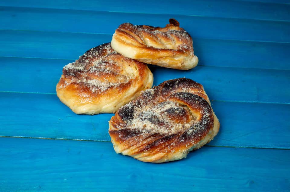 patiseria piata amzei deserturi