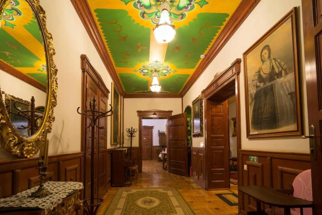 castelul haller booking