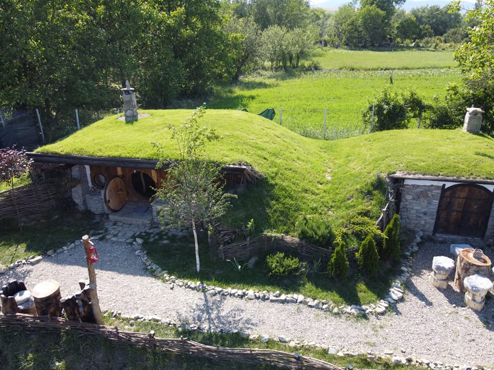 valea celor doisprezece facebook