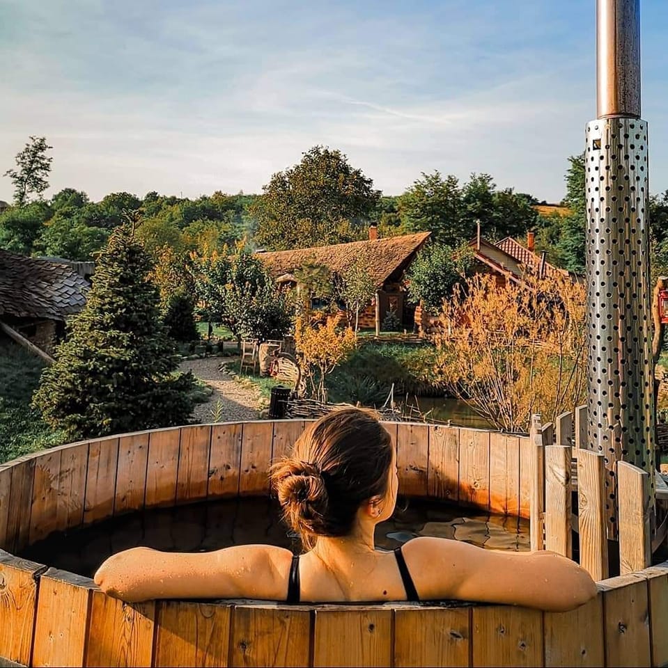 valea celor doisprezece facebook