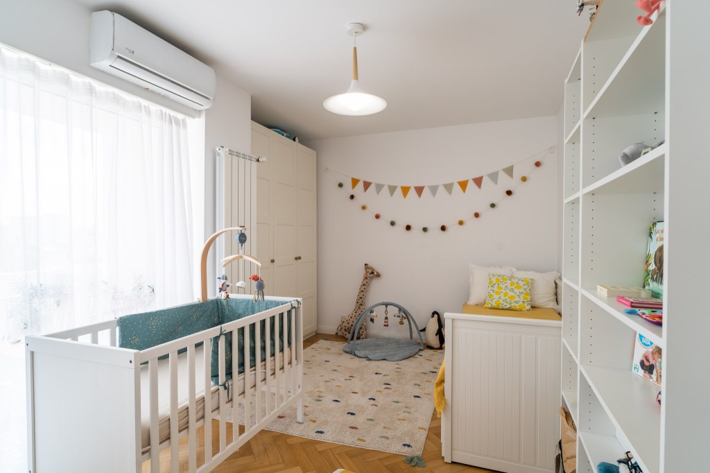apartament București cameră copil