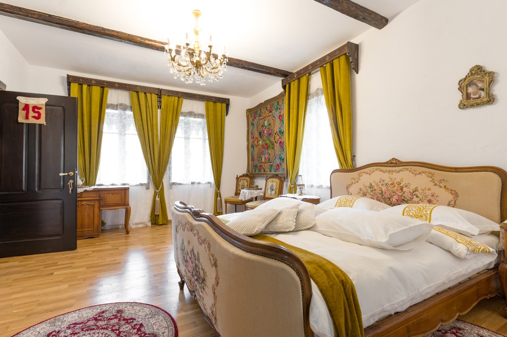 Casa Poveste Pensiune-Muzeu