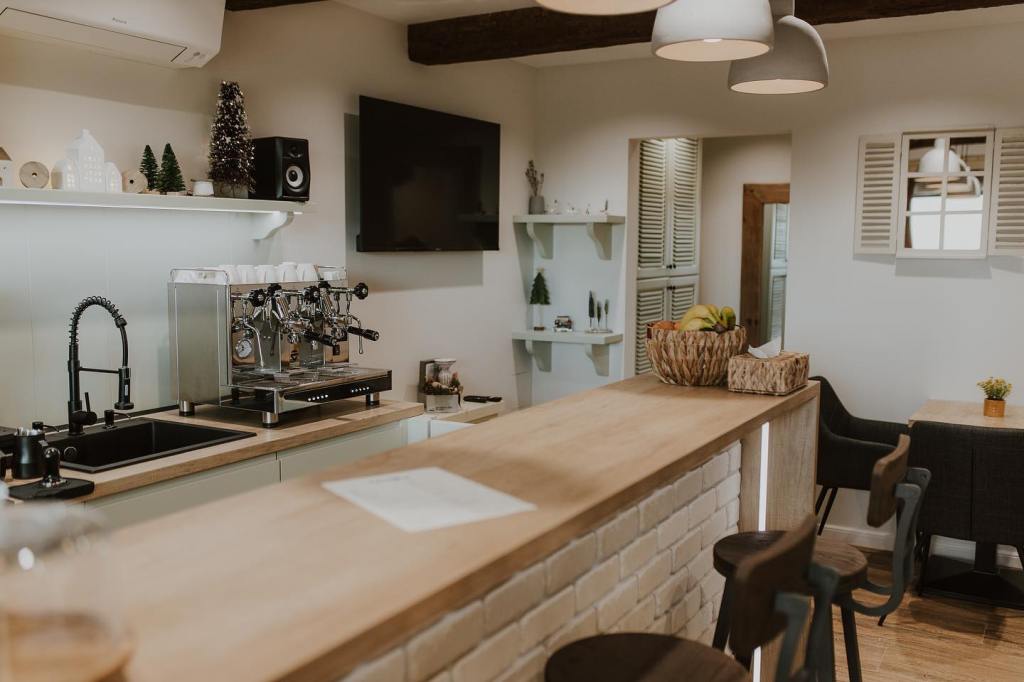 Feniglia Café
