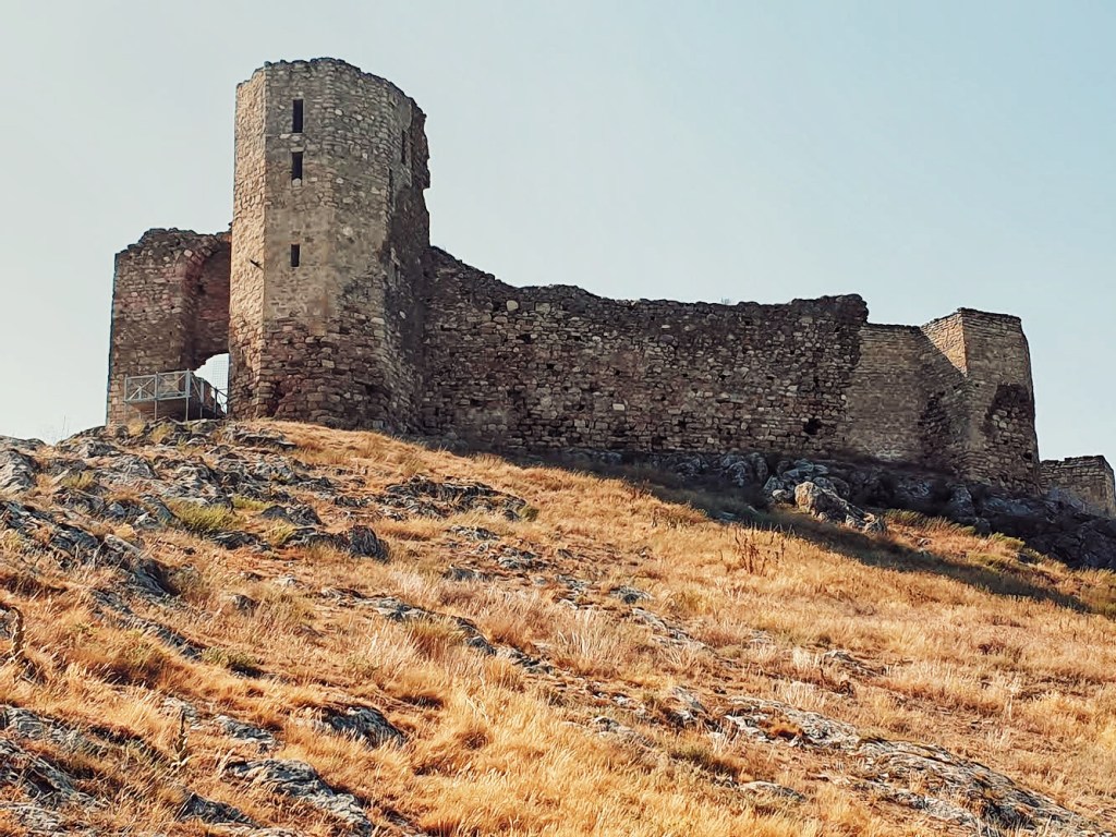 Unul dintre locurile de patrimoniu promovate de Ana: Cetatea Enisala