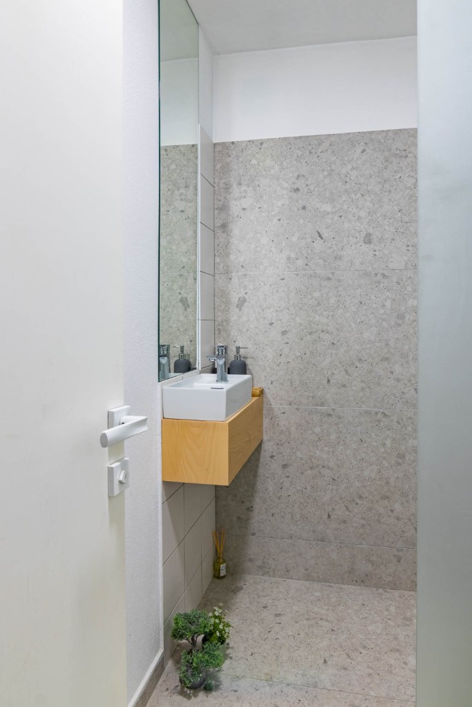 casa in stil minimalist 11