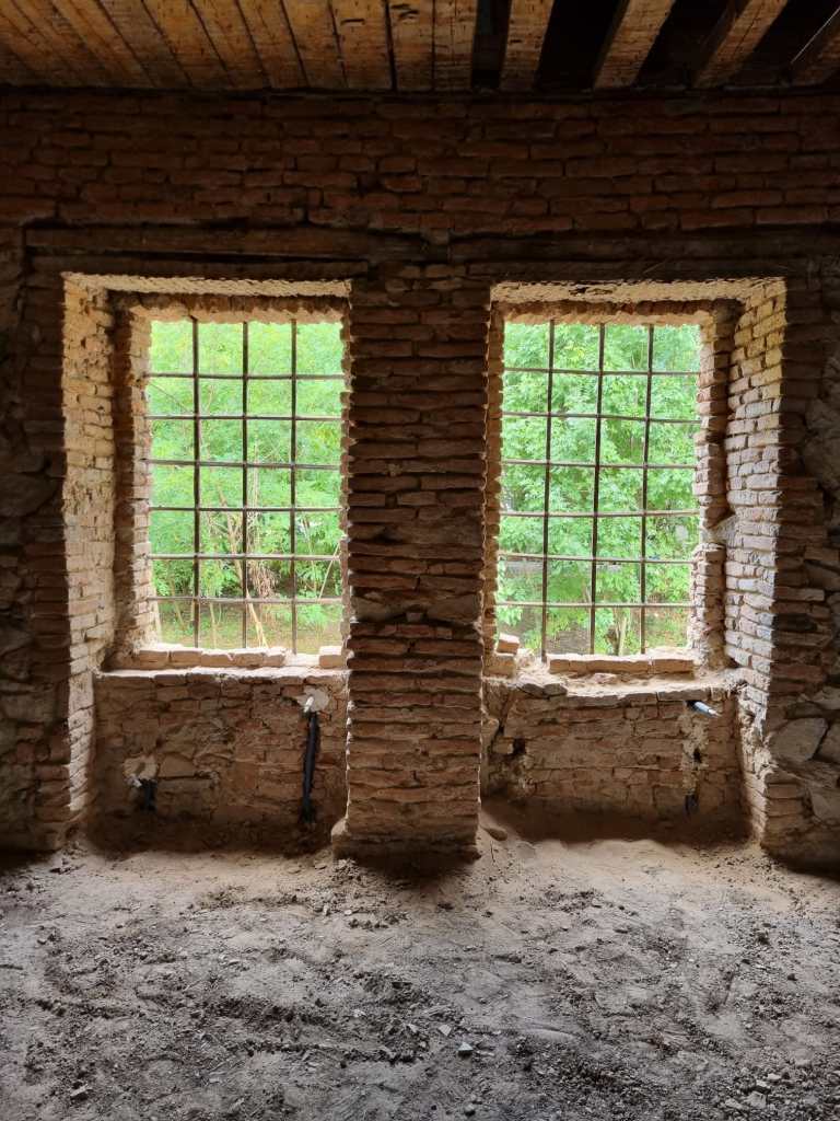 renovare conac ferestre