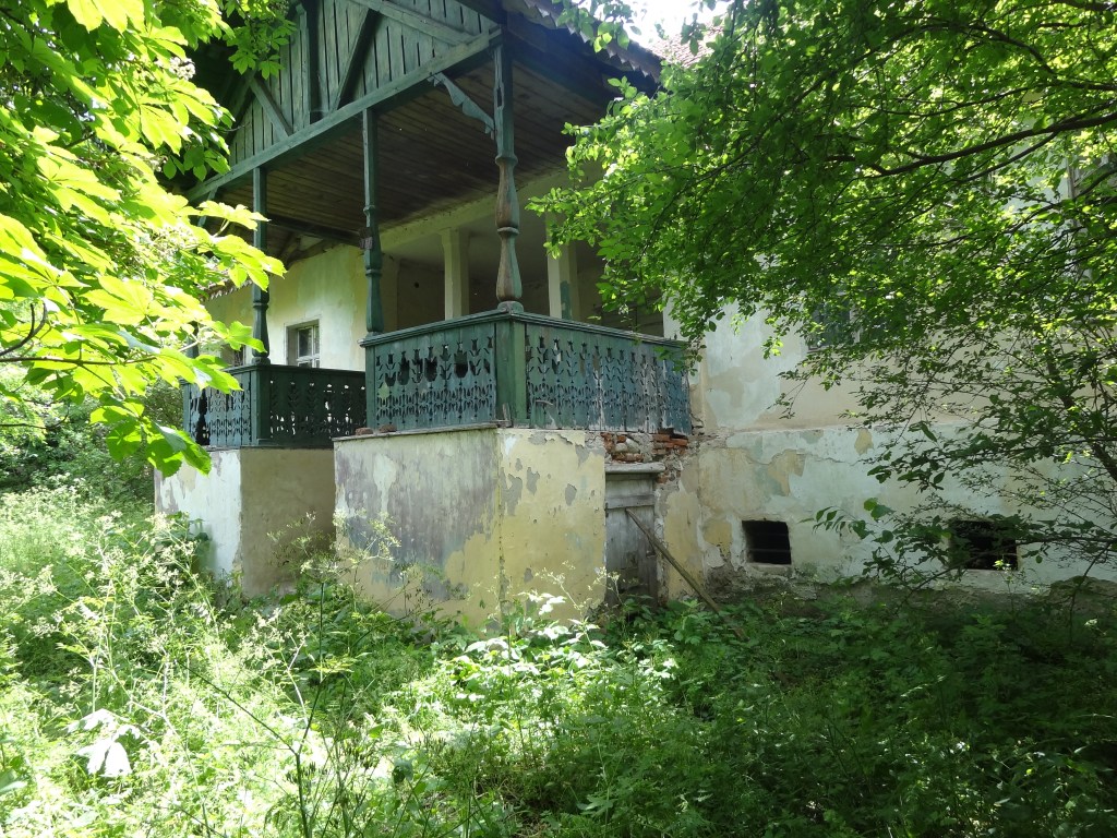 renovare conac Karaba exterior