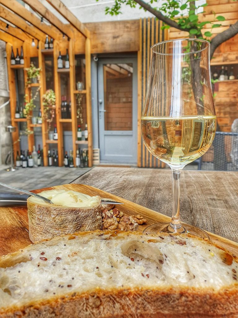Lovin' Winebar & Bistro