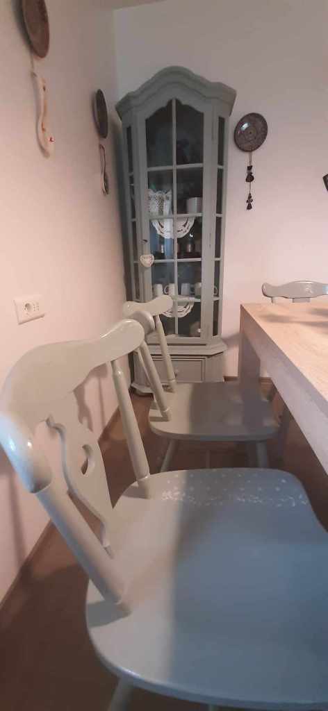 Adriana s-a implicat la partea de inisaje, cromatică și decorațiuni