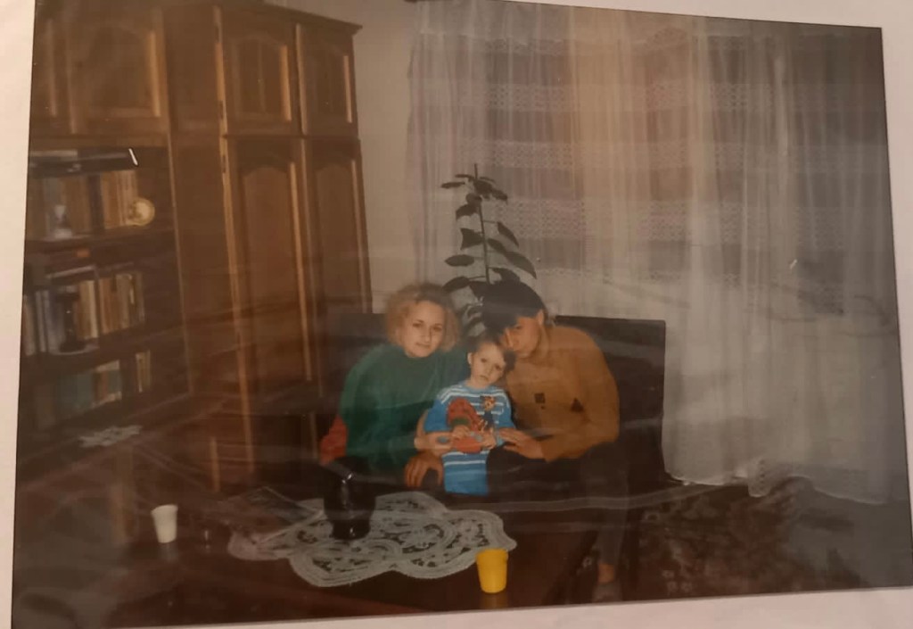 biblioteca anii 2000