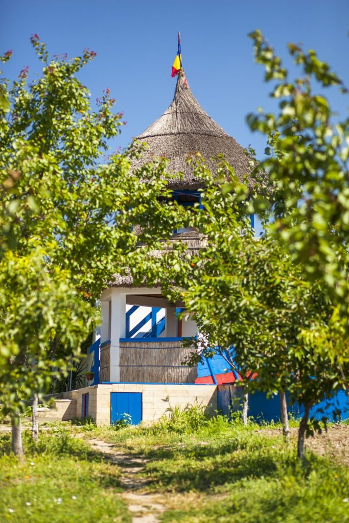 Proprietara și-a dorit și un loc de unde turiștii să plece cu suveniruri