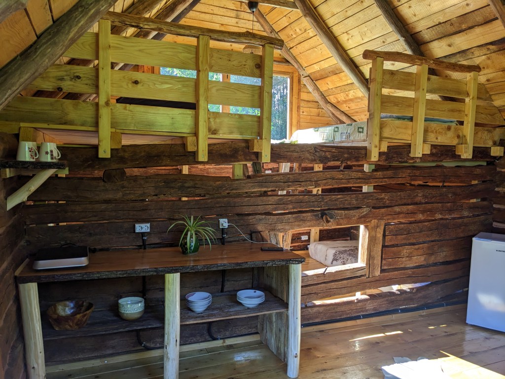 A două șură, în timpul renovării și după