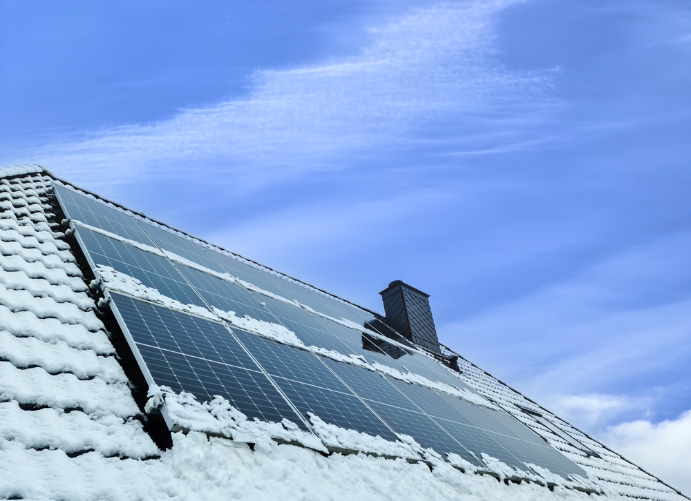 eficienta sistem fotovoltaic iarna shutterstock