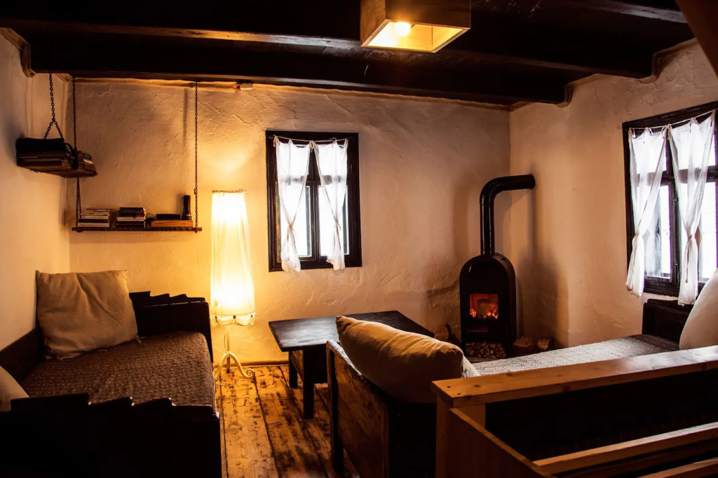 Carpathian Cottage, căsuța construită și renovată de Codrin FOTO: Ciprian Mihai