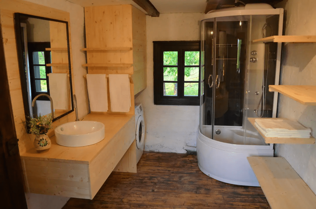 Carpathian Cottage, căsuța construită și renovată de Codrin FOTO: Ciprian Mihai