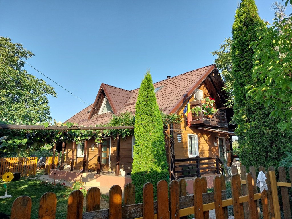 Cabana construită de Dan, finalizată în 2012