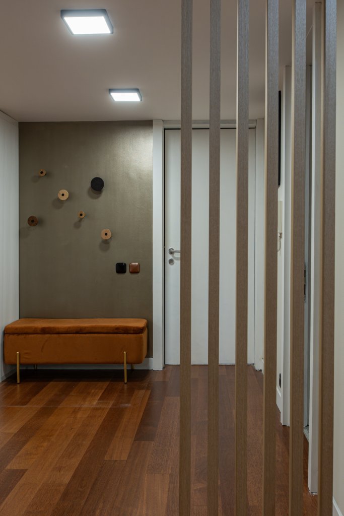 apartament București riflaje lemn