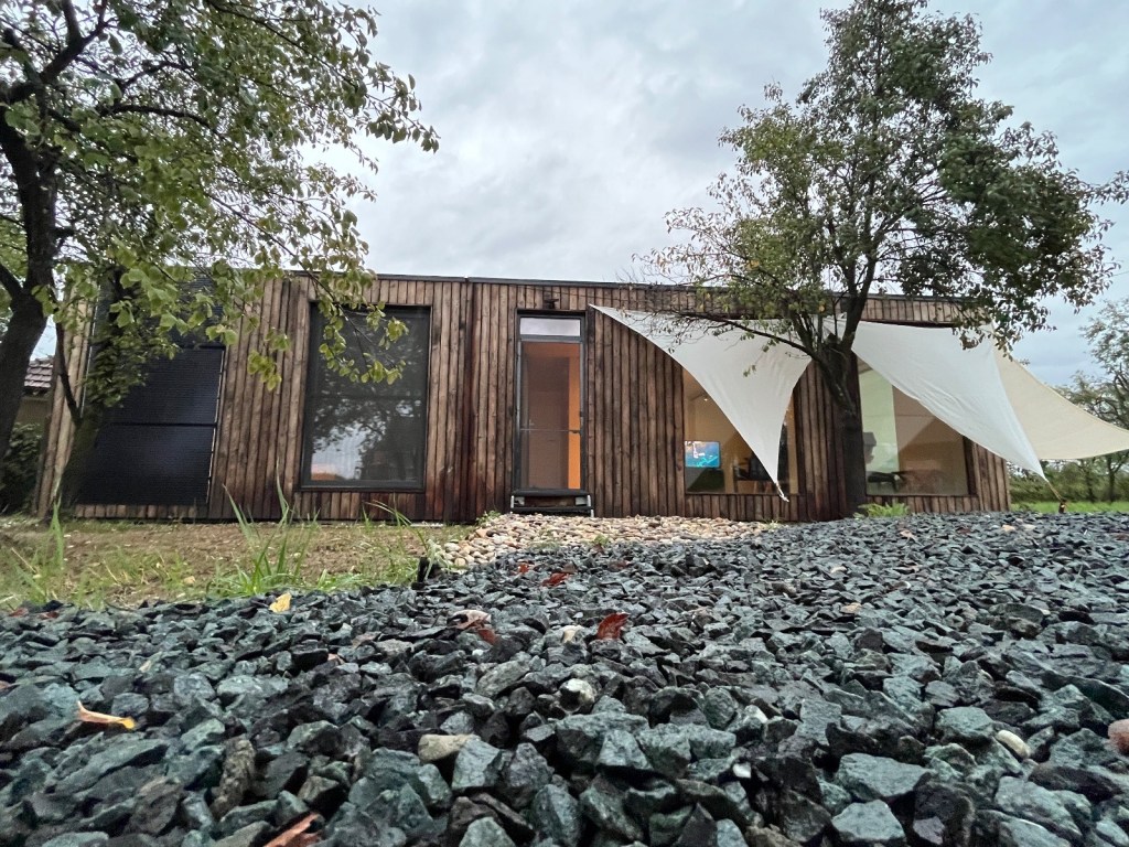 Mircea și Rodica au hotărât să se mute într-o zonă rurală, la câțiva kilometri distanță de orașul Baia Mare