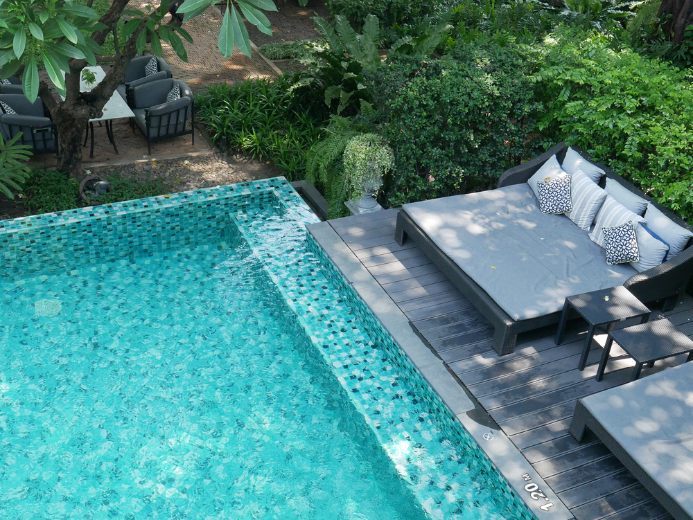 curte cu piscina amenajare idei