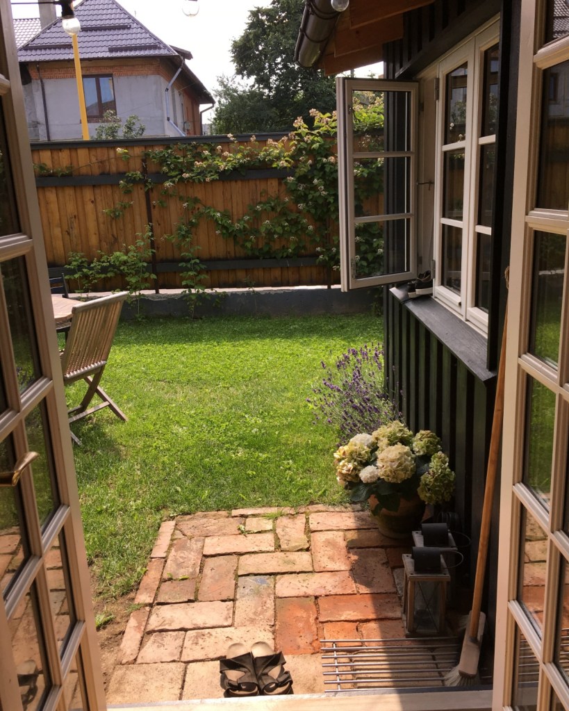 Au terminat construcția în 2019, și tot atunci s-au și mutat în ea.